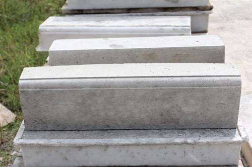 臺(tái)兒莊路沿石